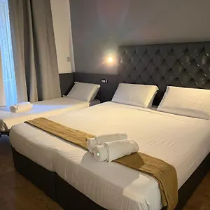 https://conte-house.it-romehotels.com