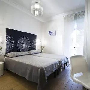 https://domus-diana-rome.it-romehotels.com